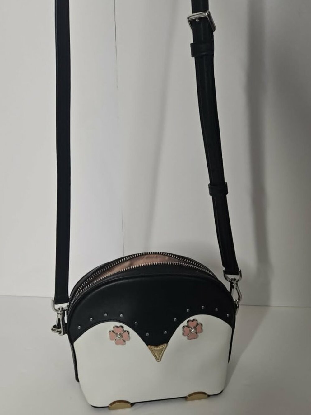 Kate Spade New York Frosty Penguin Leather Crossbody Bag - Near Perfect - Picture 2 of 12